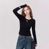 Blusa de tricô branca com babados e mangas compridas para mulheres, novo estilo outono 2026, de alta qualidade, justa ao corpo, blusa base valorizadora