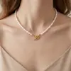 Misterioso Set de Pulsera y Collar de Perlas de Agua Dulce Retro Europeo y Americano, Suave y Elegante, Joyería de Acero Inoxidable para el Día a Día