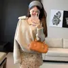 Suéter de Gola Alta Socialite Estilo Inverno Tamanho Plus + Saia Elegante de Cintura Alta no Quadril Conjunto de Duas Peças para Mulheres