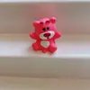 Oso Fresa Tridimensional Accesorios para el Cabello Hechos a Mano Agujero para Cordones Llavero para Zapatos Adornos para Coche Pegamento Cremoso Funda para Teléfono Accesorios de Resina
