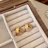Pendientes Retro Dorados con Estampado de Leopardo para Mujer 2025 Nuevo Estilo Caliente Pendientes Elegantes de Gama Alta Joyería para Orejas Otoño e Invierno Maillard