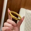 Oro Real 24K Galvanoplastia al Vacío Retención Fuerte del Color Método Antiguo Dorso de Locha Corazón de Loto Sutra Anillo Sólido Liso Pulsera para Novia