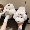 Lindas pantuflas de algodón con temática de cachorros para mujer, invierno 2026, pantuflas de felpa cálidas y antideslizantes para interiores del hogar, zapatos de algodón esponjosos para mujer