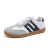 Primavera/Verano 2026 Estilo Coreano Bloque de Color Zapatos de Entrenamiento Alemanes para Mujer Blancos con Cordones Zapatos Blancos Pequeños Versátiles Casuales Zapatos de Tabla Zapatos Planos Mujer