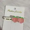 Pinzas para el Cabello al por Mayor para Puestos de Mercados Nocturnos, Accesorios de Pato de Moda para un Yuan