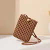 Bolso de Sardina 2025 Nuevo para Mujer Tejido Hueco Bolso Pequeño Cuadrado de Mano Bolso Cruzado con Diseño Tejido de Industria Pesada