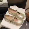 Zapatos blancos Mary Jane, delicados y elegantes, estilo francés para mujer, nuevos zapatos planos de cuero para vestido de noche primavera-verano 2025