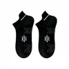 Calcetines hombre primavera y otoño calcetines cortos absorbentes de sudor transpirables verano calcetines de barco deportivos de corte bajo calcetines invisibles tubo corto hombre calcetines de moda ins al por mayor
