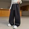 Pantalones deportivos para niña con adornos de pedrería, nueva colección otoño 2026, talla mediana a grande, cintura con bloques de color, diseño de pierna ancha, estilo deportivo, pantalones casuales para niños